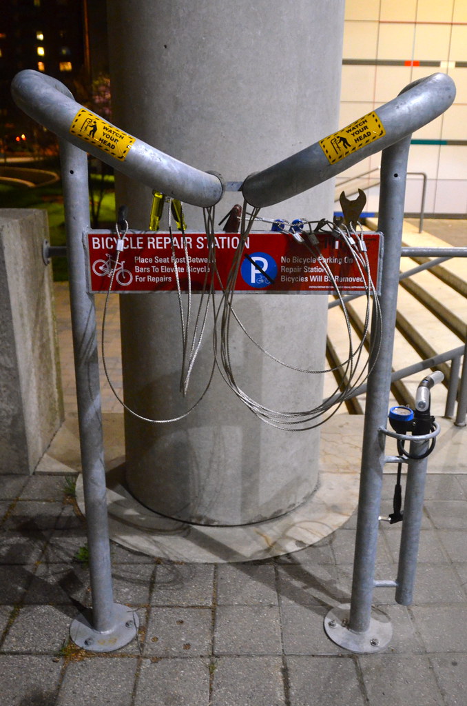 Vélo de ville entièrement révisé prêt à être restitué à son propriétaire